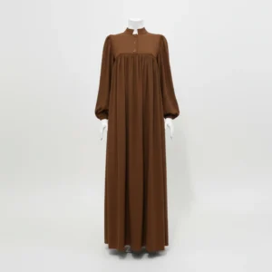 حجاب ياقة وأزرار قماش برادا